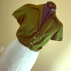 Ann Taylor Loft Women’s Button Down Shirt. Size L